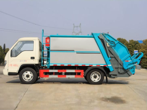 福田5.8方壓縮垃圾車(chē)